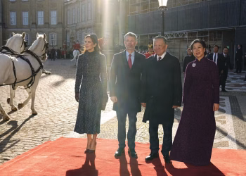 King Frederik X and Queen Mary of Denmark receive President Tô Lâm and his wife, Ngô Phương Ly, at Amalienborg Palace in Copenhagen. Photo: Thomas Traasdahl/Ritzau Scanpix.